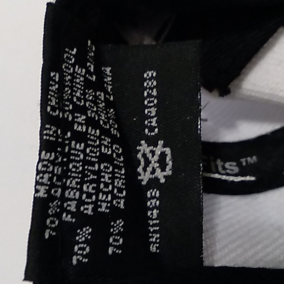 New Era 9FIFTY NBA Chicago Bulls Spell Out Logo Snapback Cap - Picture 8 of 8